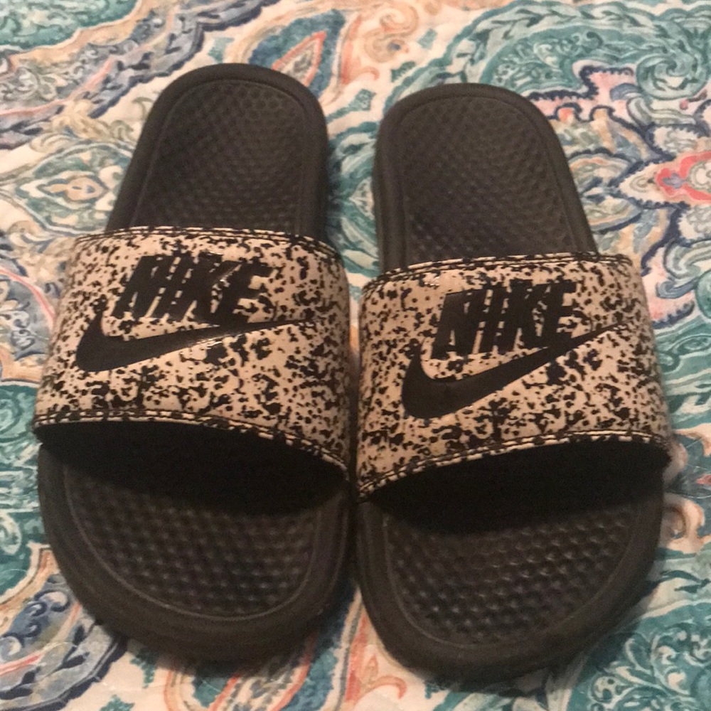 Nike men’s slides